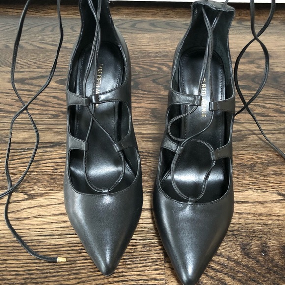 NWOT Saks Fifth Avenue black leather lace up heel - Picture 1 of 4
